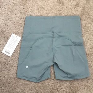 Lululemon Fast & Free 6” bike shorts size 8 NWT